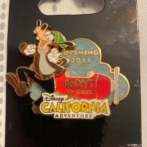 disney pin california adventure 2011 goofy